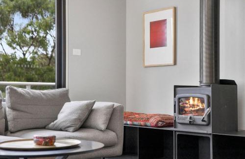 Lorne House | Summer By The Bay