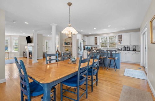 Summersea House | Summer by the Sea - Central to all beaches & ponds