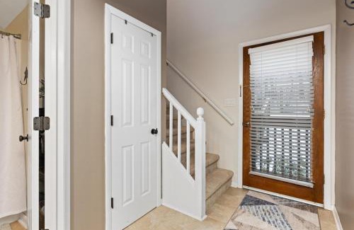 Wintergreen House | Summer Condo Pool Access Walk To Wintergreen