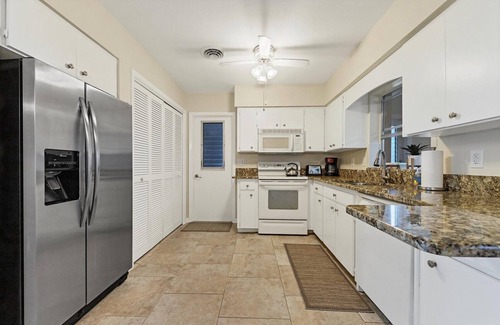 Clintwood Acres House | Summer dates now available 2 bed/2bath home minutes from the beach!