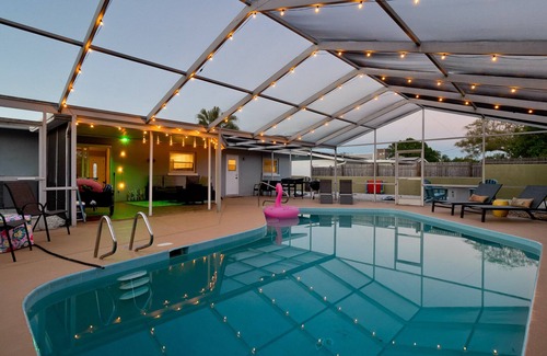 Bradenton House | Summer Escape! Pool, Fire Pit, 15 Min to Beaches!