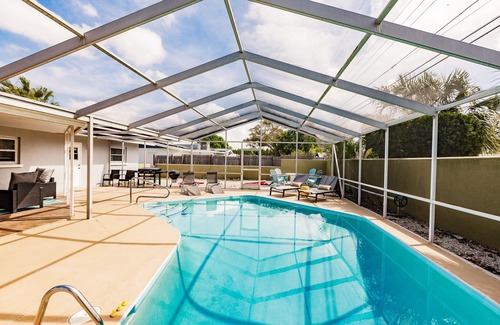 Bradenton House | Summer Escape! Pool, Fire Pit, 15 Min to Beaches!