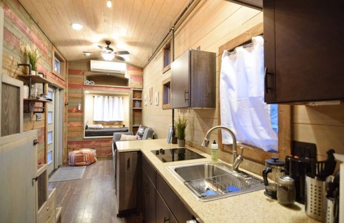Cottonwood House | Summer Escape: Walk to Wine+HotTub+FirePit+Sauna