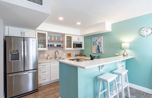 New Smyrna Beach House | <:>< SUMMER/FALLn DEALS COZY-UPSCALE, WALK 2 BEACH/FLAGLER AVE, FENCED