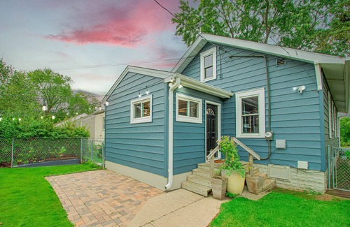 Southwest Minneapolis Cottage | Summer Family Vacation with Game Room Near MOA MSP US Bank Stadium