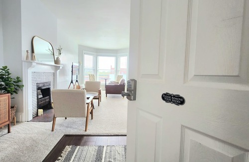 South Haven Apartment | Summer Fling 3rd Floor Downtown Studio