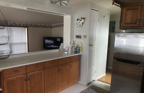 Pefferlaw RV Rental | Summer getaway near Lake Simcoe. Golf course across the street with a restaurant