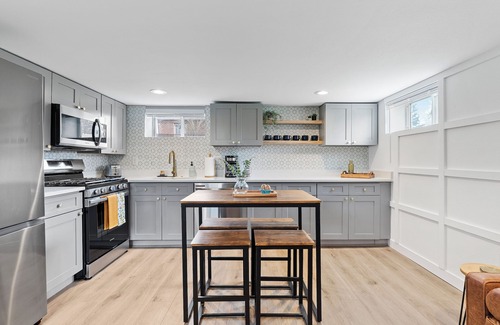 Clayton Apartment | Summer in the Heart of Denver, Stylish 2Bd/1Ba apartment close to everything!