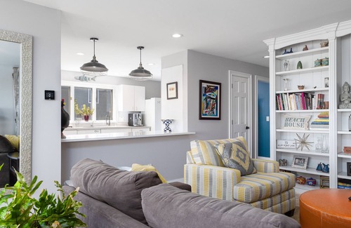 Branford House | Summer Island Point Waterfront Escape