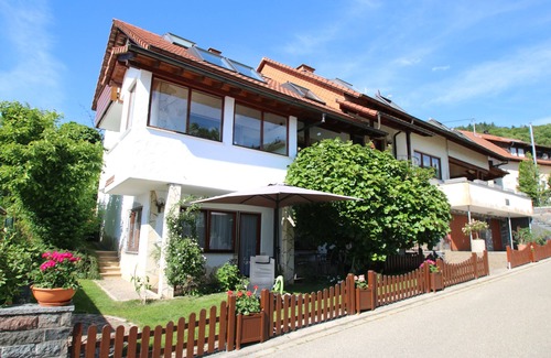 Soelden Apartment | Summer promotion wine festival & hiking: FREIBURG in Sölden/Black Forest up to 3 persons