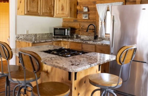 Driggs Cabin | Summer Rates at Three Peaks Log Cabin,Scenic Views