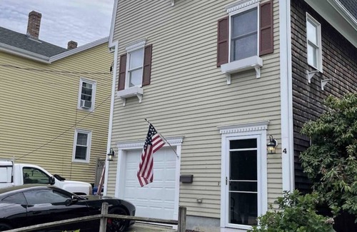 Fifth Ward House | *SUMMER RENTAL* Gorgeous, furnished 3 bedroom 1.5 bath w/garage & private deck