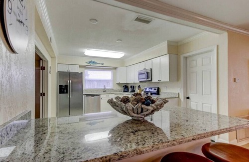 Clearwater House | Summer sale! Nice 2BR-Close to Downtown & Beaches!