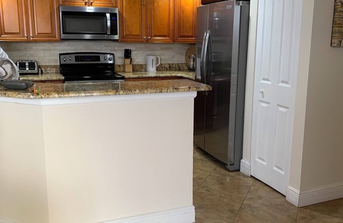Hudson Condo | SUMMER SALE THRU 9/30! CORNER UNIT- 1400 SQUARE FEET! 2 BALCONIES! GULF VIEWS!