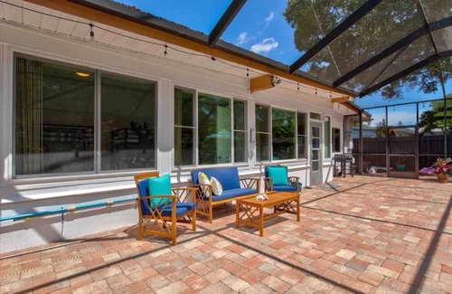 South Bradenton House | Summer Sizzle: Save 30% on August -September!