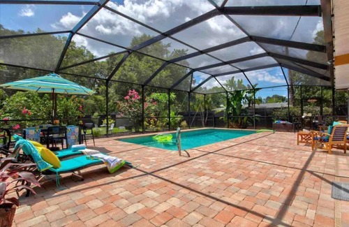 South Bradenton House | Summer Sizzle: Save 30% on August -September!
