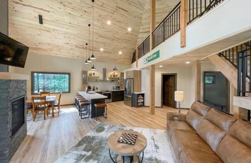 Lead House | Summer Skjol & Ski Haus