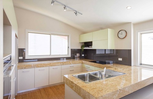 Yamba Apartment | Summer Sky - Oceanstays
