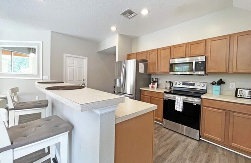 Bellavida House | Summer Sparkle - 4 bedroom/4 bathroom pool home with hot tub and games room