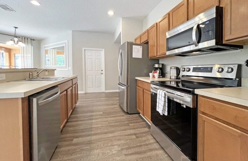Bellavida House | Summer Sparkle - 4 bedroom/4 bathroom pool home with hot tub and games room