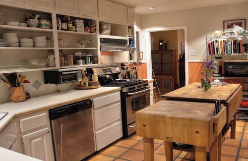 Zilker House | Summer Special!.Access to the lake, park, Barton Springs & our Stock Tank Pool