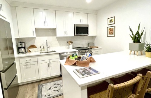 Annapolis House | Summer Special in Annapolis! Pristine, Peaceful, Walkable 1B/1B Apt. Sleeps 4.