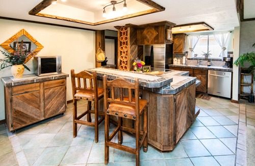 Pleasant Valley Estates House | Summer Specials- Total Comfort close to PV Mall and Golf