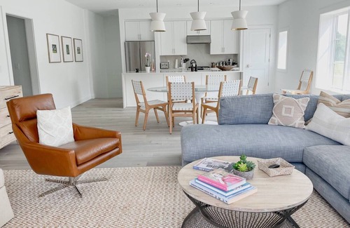Fayetteville House | Summer Trip Bliss for 10 in Luxury Style & Comfort | Rancho Olivios