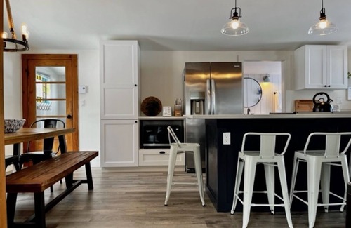 South Casco House | Summer Waterfront Getaway /Dock /New Kitchen
