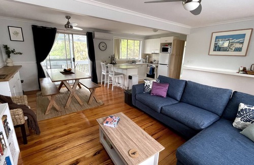 Venus Bay House | Summerhouse -an enchanting holiday rental nestled in the serene Venus Bay.