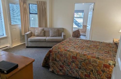 Okanagan-Similkameen Hotel | Summerland Motel