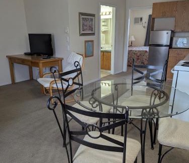 Okanagan-Similkameen Hotel | Summerland Motel