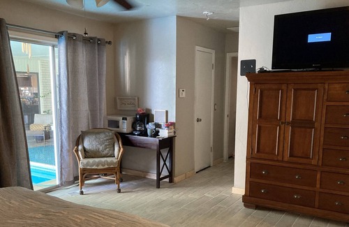 Yukon House | Summerlin Suite private entrance & pool! Must love dogs. 🐾