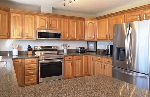 Ponshewaing House | Summerside Cape on Crooked Lake-Waterfront-Sunsets-Sleeps 12