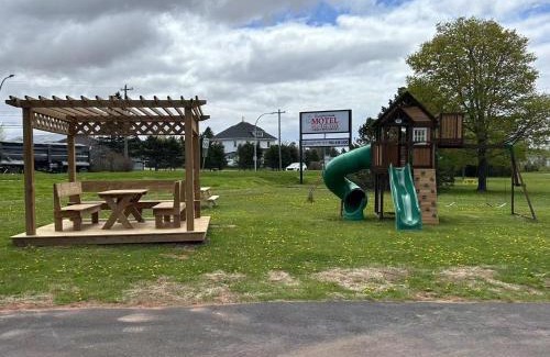 Summerside Hotel | SUMMERSIDE MOTEL &COTTAGES