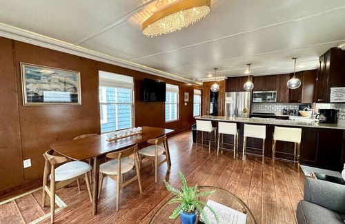 Somerset Boat Rental | Summersun- Lee’s Ford Marina