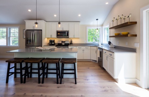 Campground Landing House | Summersweet - Dog Friendly 4 Bedroom with Pool, 2 Min Walk to Beach