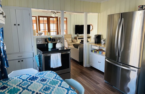 Clinton Cottage | Summertime Fun/clinton CT Shoreline Cottage
