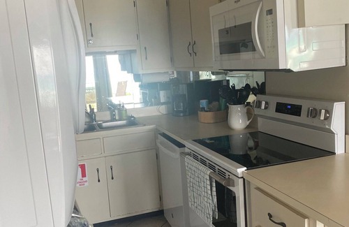 Thomas Drive Condo | Summit-4th floor Great Condo -Beach Chairs Included
