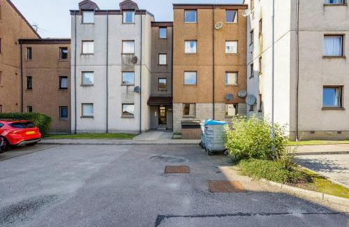 Central Aberdeen Apartment | Summit Central - Quiet 2BR Flat WiFi Parking