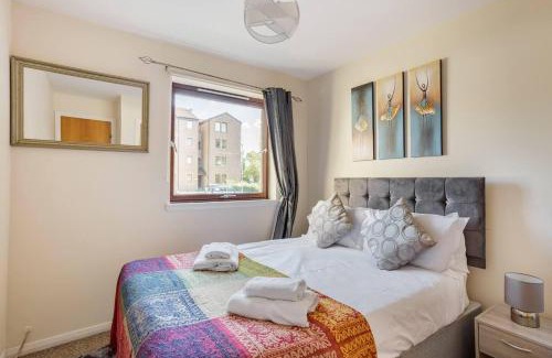 Central Aberdeen Apartment | Summit Central - Quiet 2BR Flat WiFi Parking