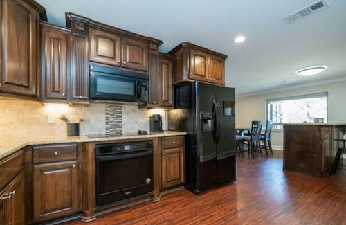 Avinger House | Summit House: Lake O' the Pines