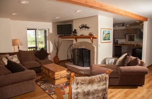 Mancos Cabin | Summit Lake Cabin Near Mesa Verde National Park, Durango, and skiing