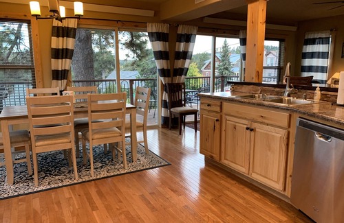 Deadwood House | Summit Lodge- Relaxation with Spectacular Views of the Hills- 3 mi. to Deadwood~