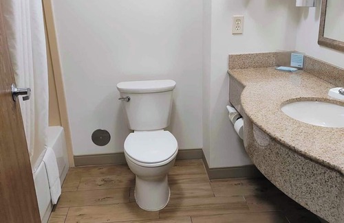 Gillette Hotel | Summit Suites