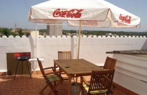 Ariany Apartment | sun and field (with wifi)
