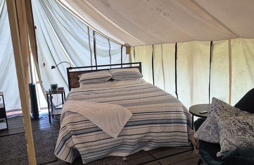 Douglas County RV Rental | Sun and Stars Family Glamping Tent in West Omaha Campground
