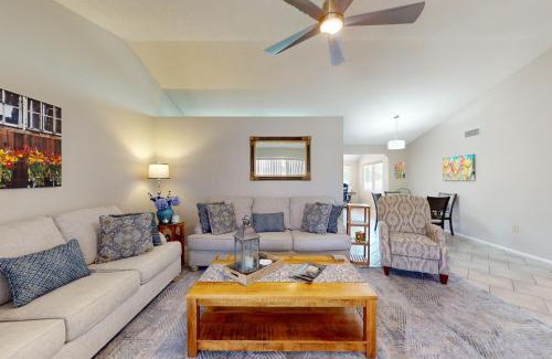 Sun City West House | Sun City Charming Retreat