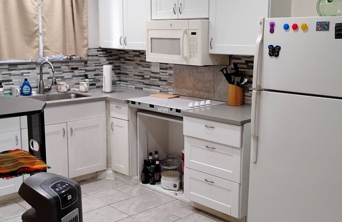 Sun City House | Sun City home with spacious indoor and outdoor living area. 1 55+ adult required