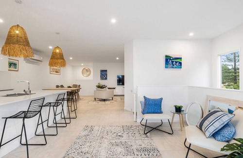 Woolgoolga House | Sun Crest - amazing ocean views, walk to beach and vibrant village of Woolgoogla